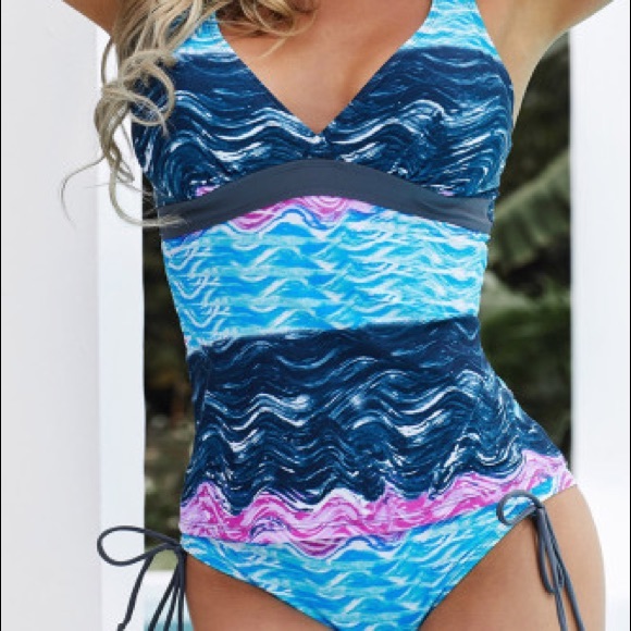 Blue and pink tankini - Picture 10 of 12